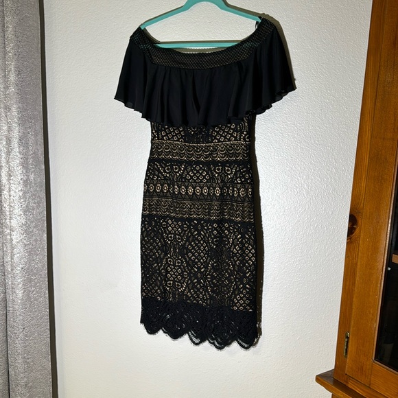 Tadashi Shoji Runway Dress black size 4 - Picture 1 of 13
